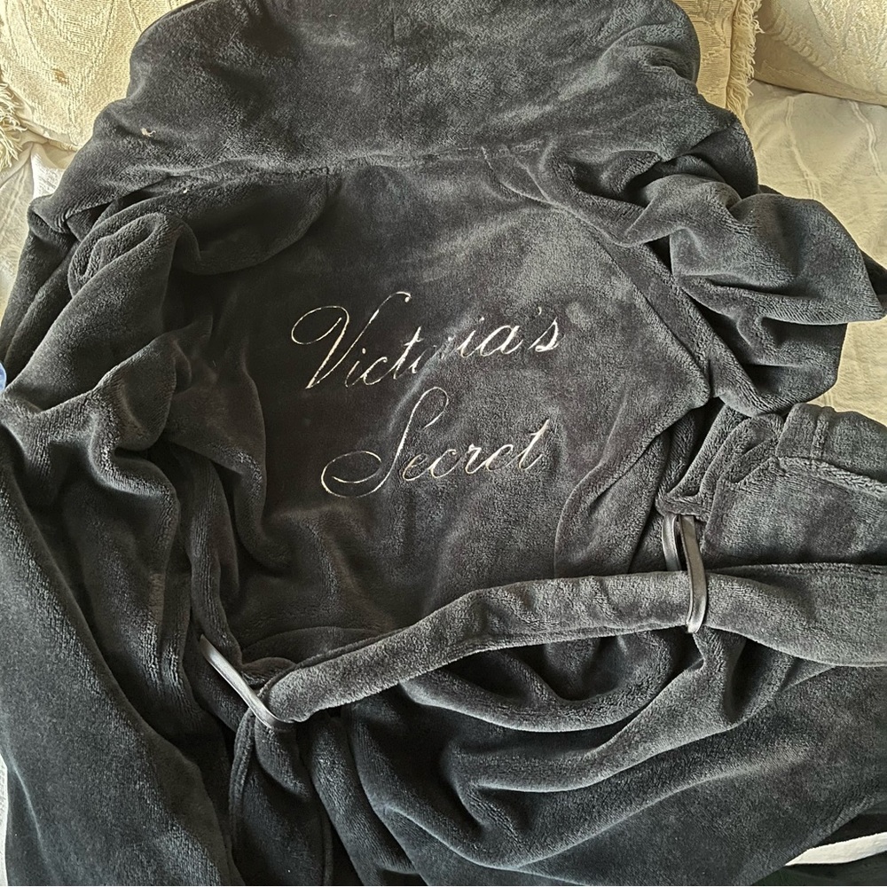 Victorias secret Cozy Robe - Picture 2 of 2